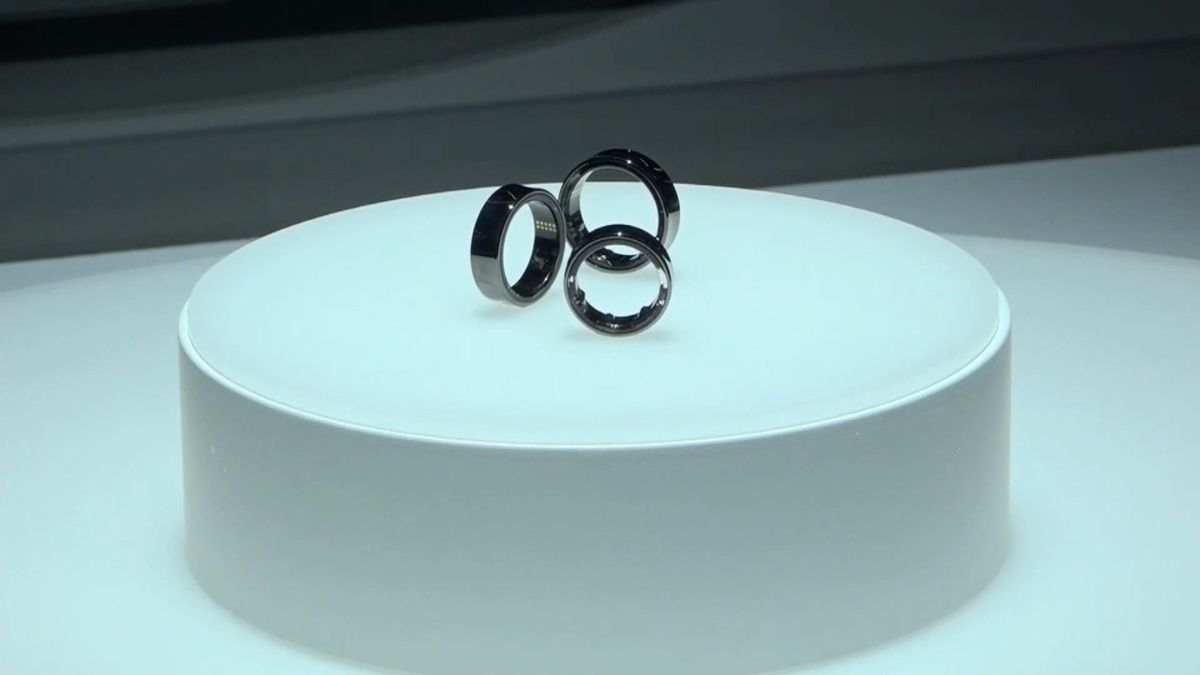 Samsung ukázal poprvé naživo chytrý prsten a překvapil supervýkonným čipem